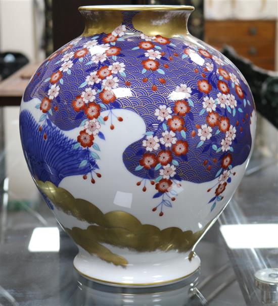 A pair of Japanese Imari vases, by Fukugawa